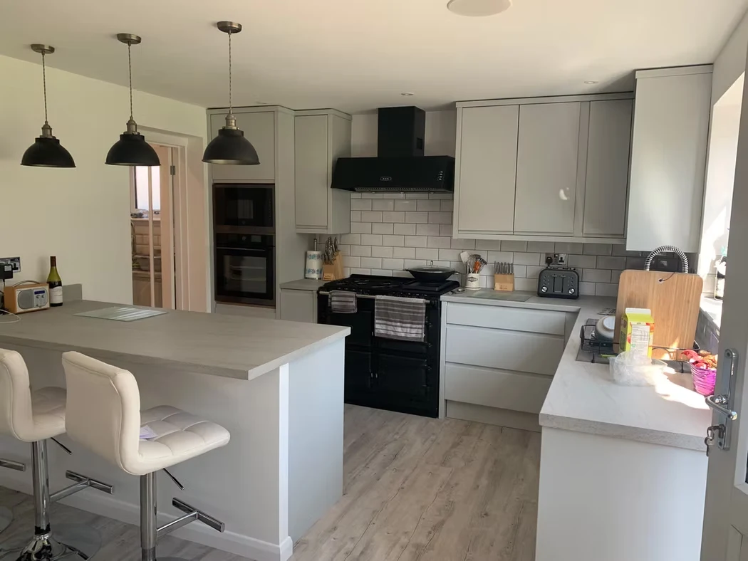 Sprayed kitchen cabinetry and island in an Elite Spray project in Southend-on-Sea